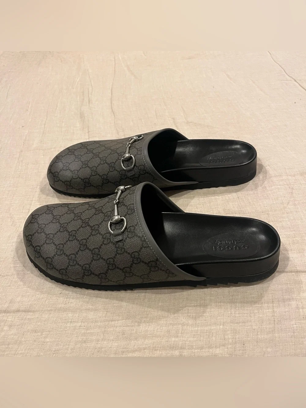Gucci supreme gg